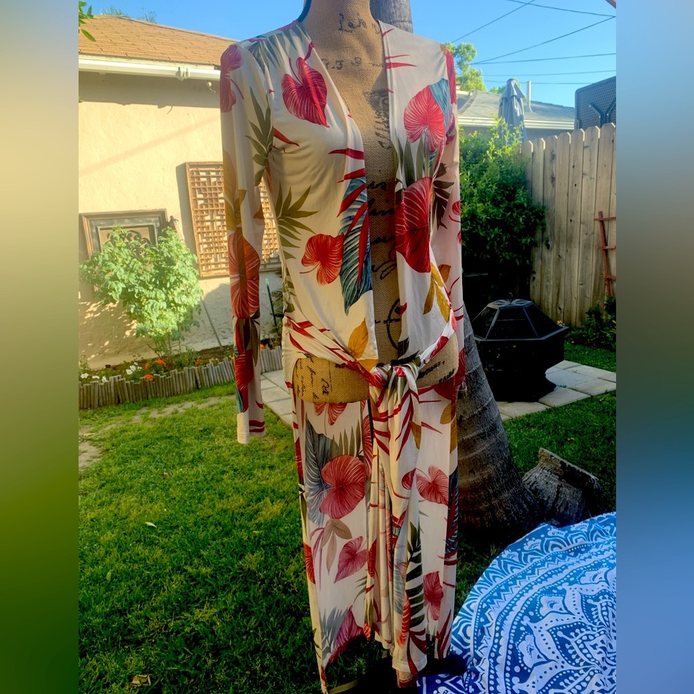 2/$30 Tropical Kimono